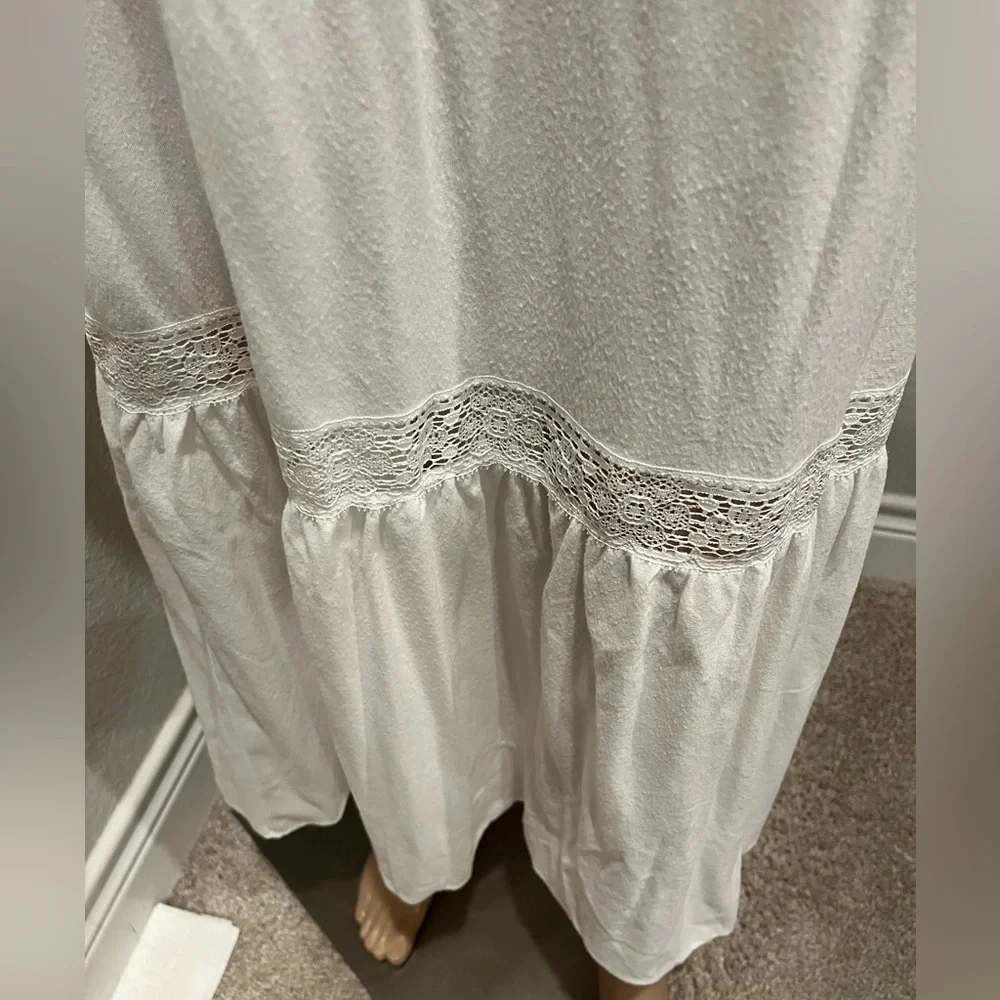 Vintage Rutledge Classic White Lace-Trim Long Nightgown